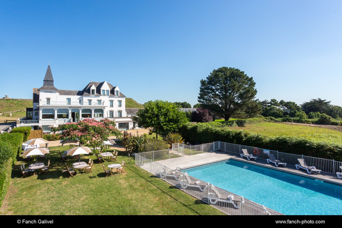 Piscine extérieur _ Hôtel le Tumulus à Carnac
