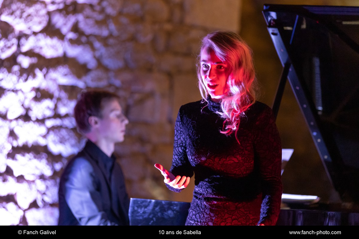 Gaspard Dehaene (piano) et Victoria Jung (voix), 10 ans de Sabella