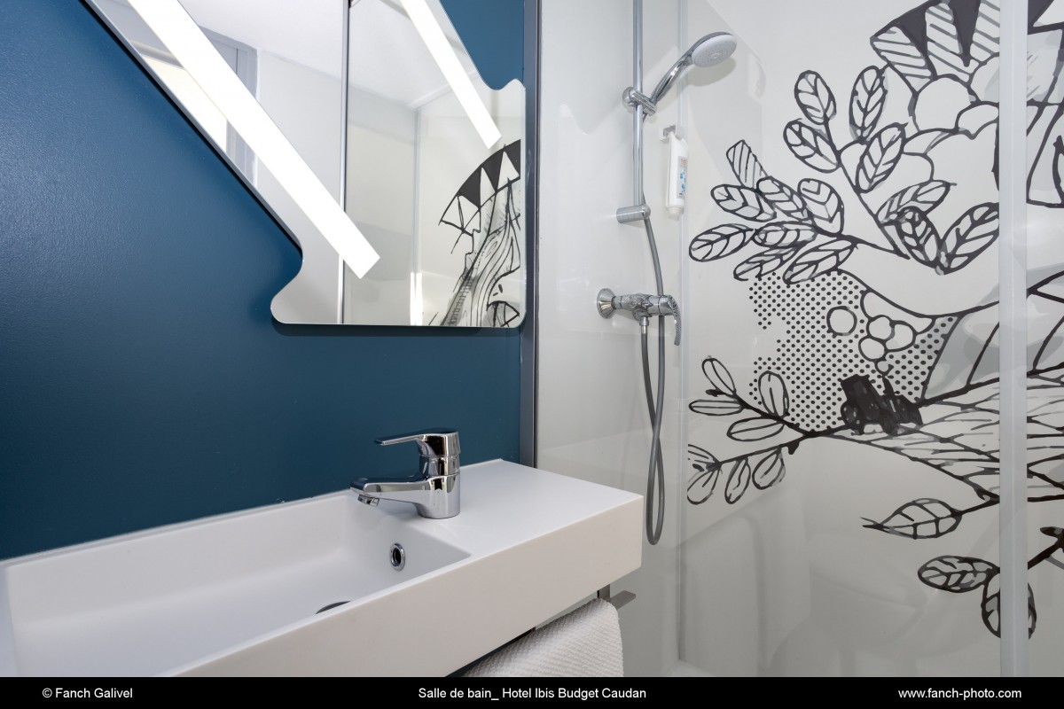 Salle de Bain, Ibis budget de Caudan