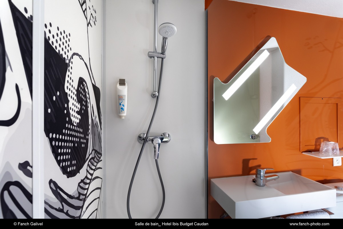 Salle de Bain, Ibis budget de Caudan