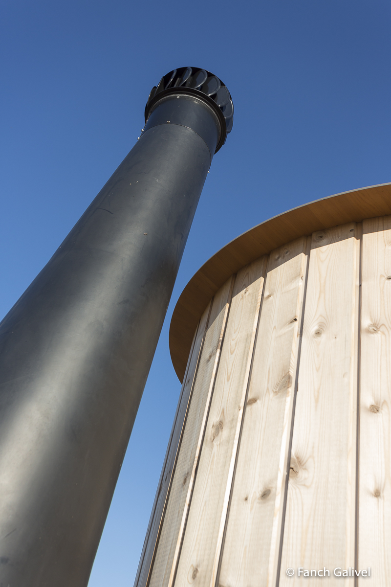 Toilettes Kazuba sur la plage de Kerhillio à Erdeven