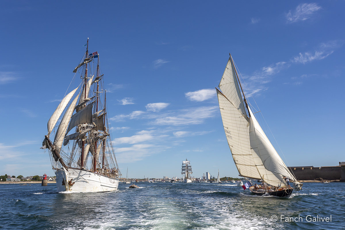 Parade de bateaux dans la rade de Lorient _ Lorient Océans 2022