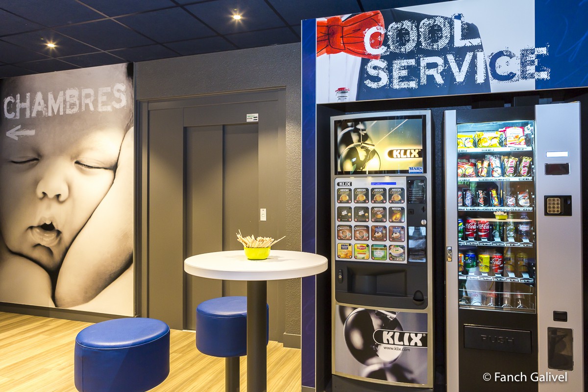 Hall d'entrée de l'hôtel Ibis budget d'Hennebont