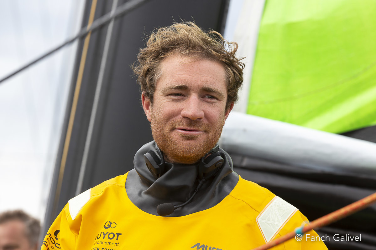 Arrivée de Benjamin Dutreux ( GUYOT Environnement - Water Family ) à Brest lors de la Guyader-Bermudes 2022