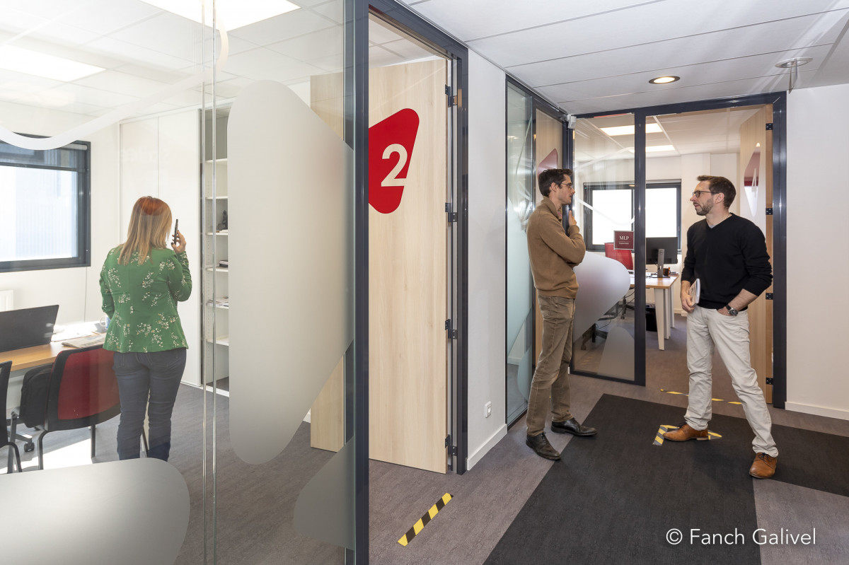Couloir et bureaux _ L'atelier des entreprises à Auray