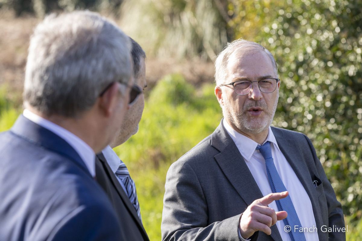 Déplacement de Fabrice Loher, Président de Lorient Agglomération, sur la commune de Locmiquélic. Présentation sur site des travaux du Talhouët