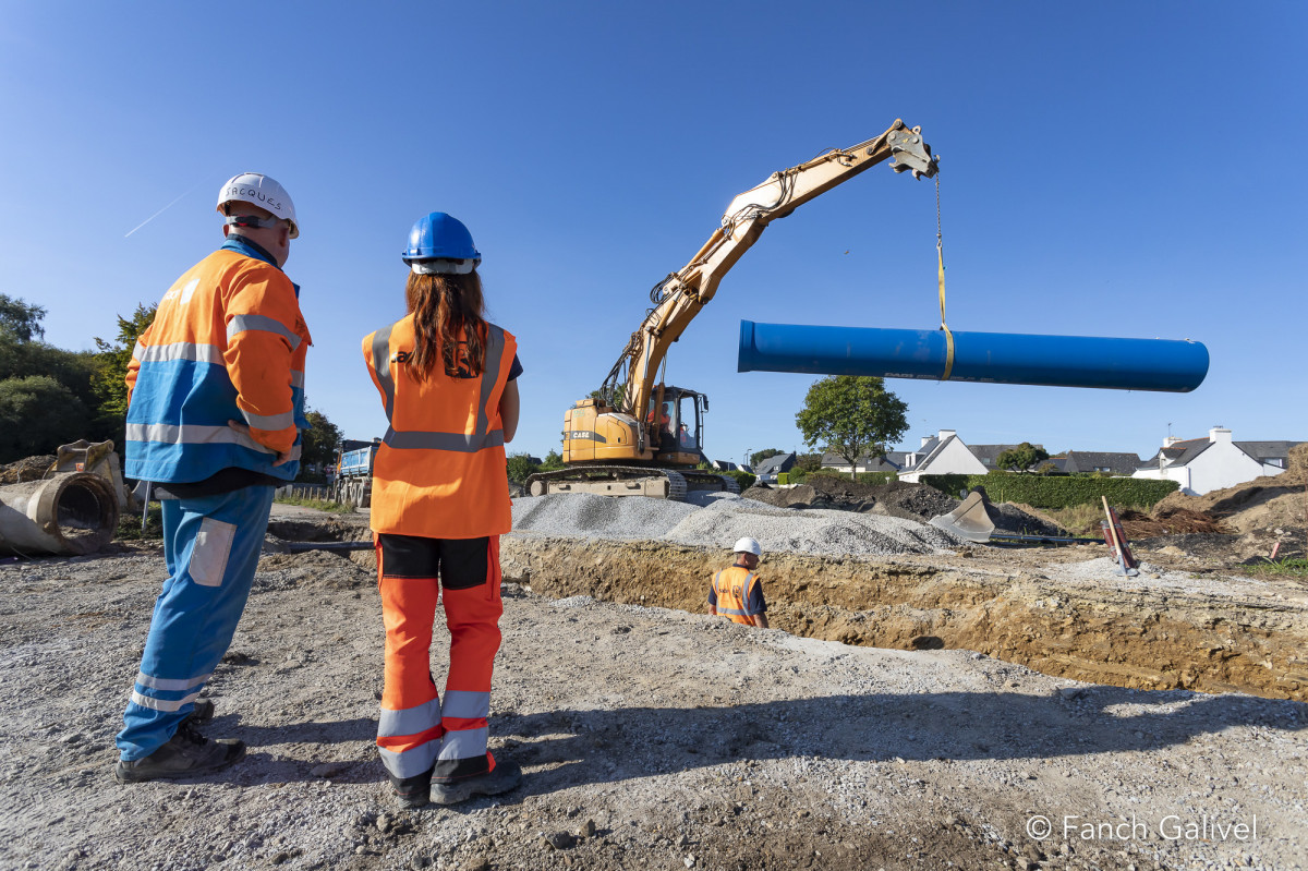 Pose des canalisations _ Chantiers de renouvellements canalisation d'eau brut à Queven