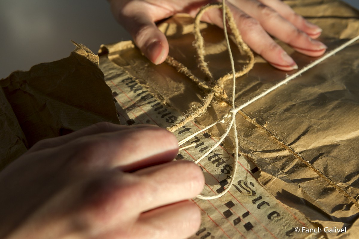 Ancien manuscrit avant préparation en vue de sa conservation