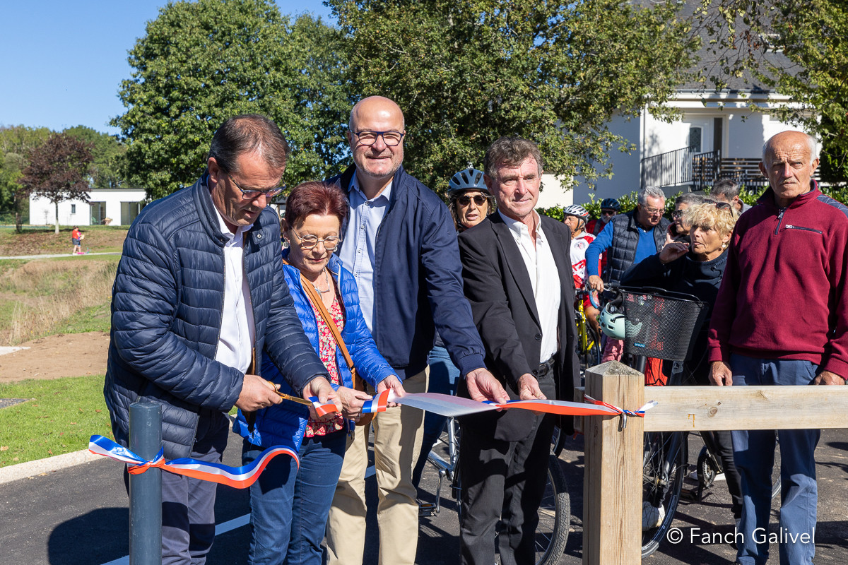 Balade vélo et animations pour l’inauguration des nouvelles pistes cyclables de Brec’h. Semaine du développement durable.
