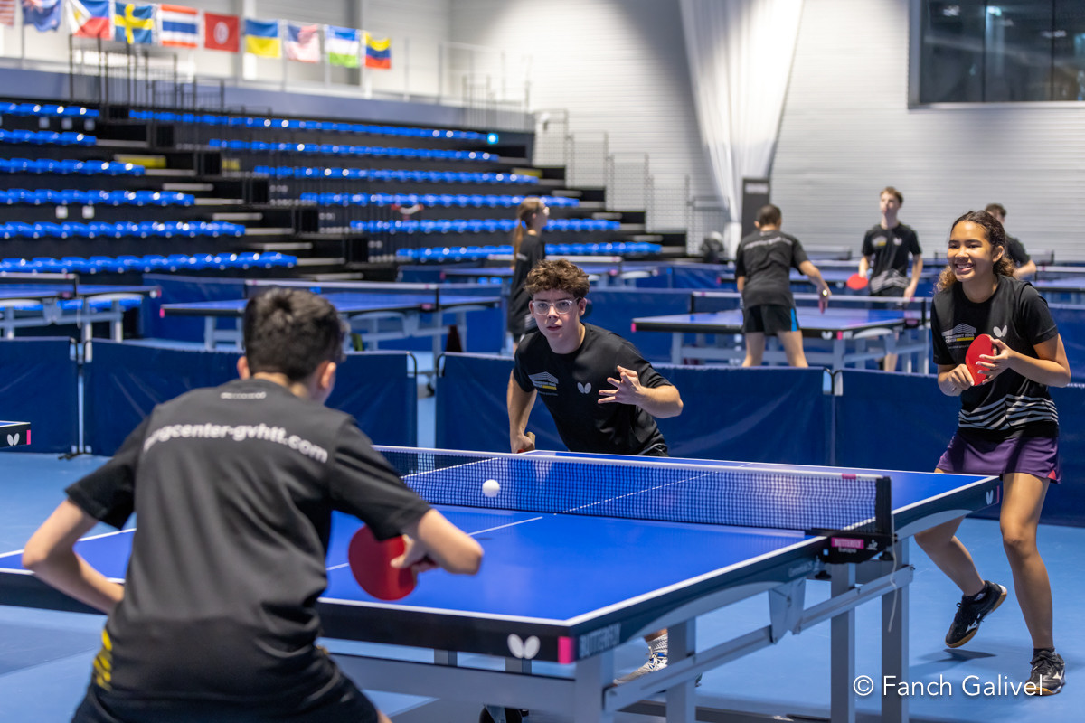 Entrainement des jeunes au Ping-Center d'Hennebont