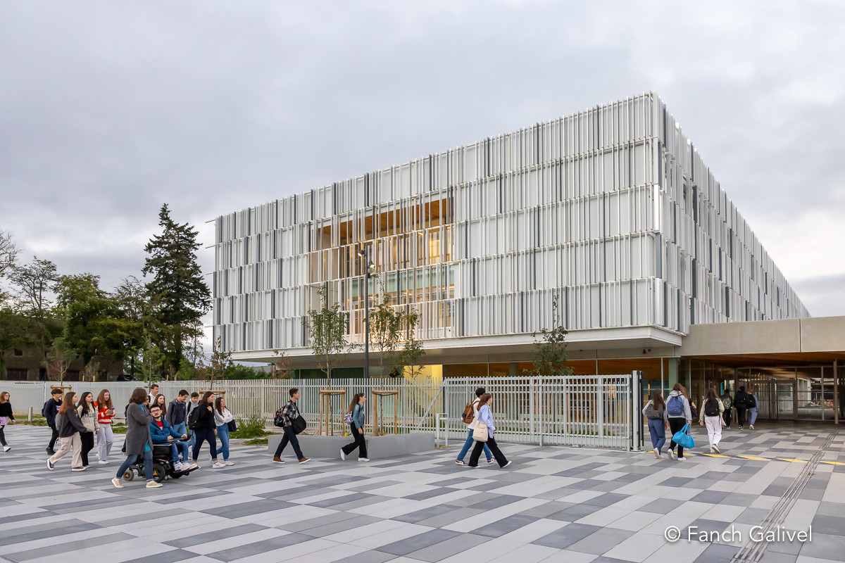 Lycée Mona Ozoul à Ploërmel.