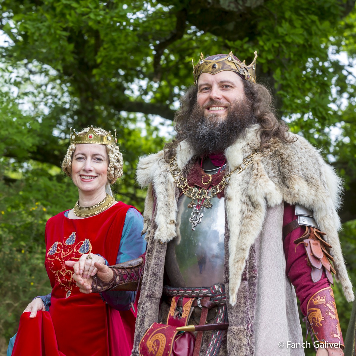 Fête de la Bretagne 2016_Chateau de Comper_La Pentecôte du Roi Arthur . Le Roi Arthur accompagné de la Reine Guenièvre.