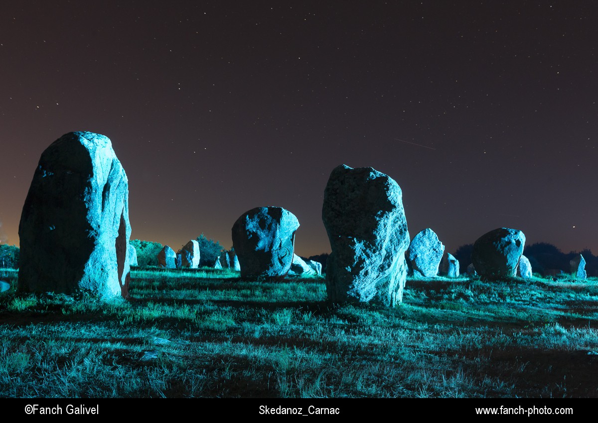 le spectacle son et lumière "Skedanoz" dans les alignements du Menec à Carnac
