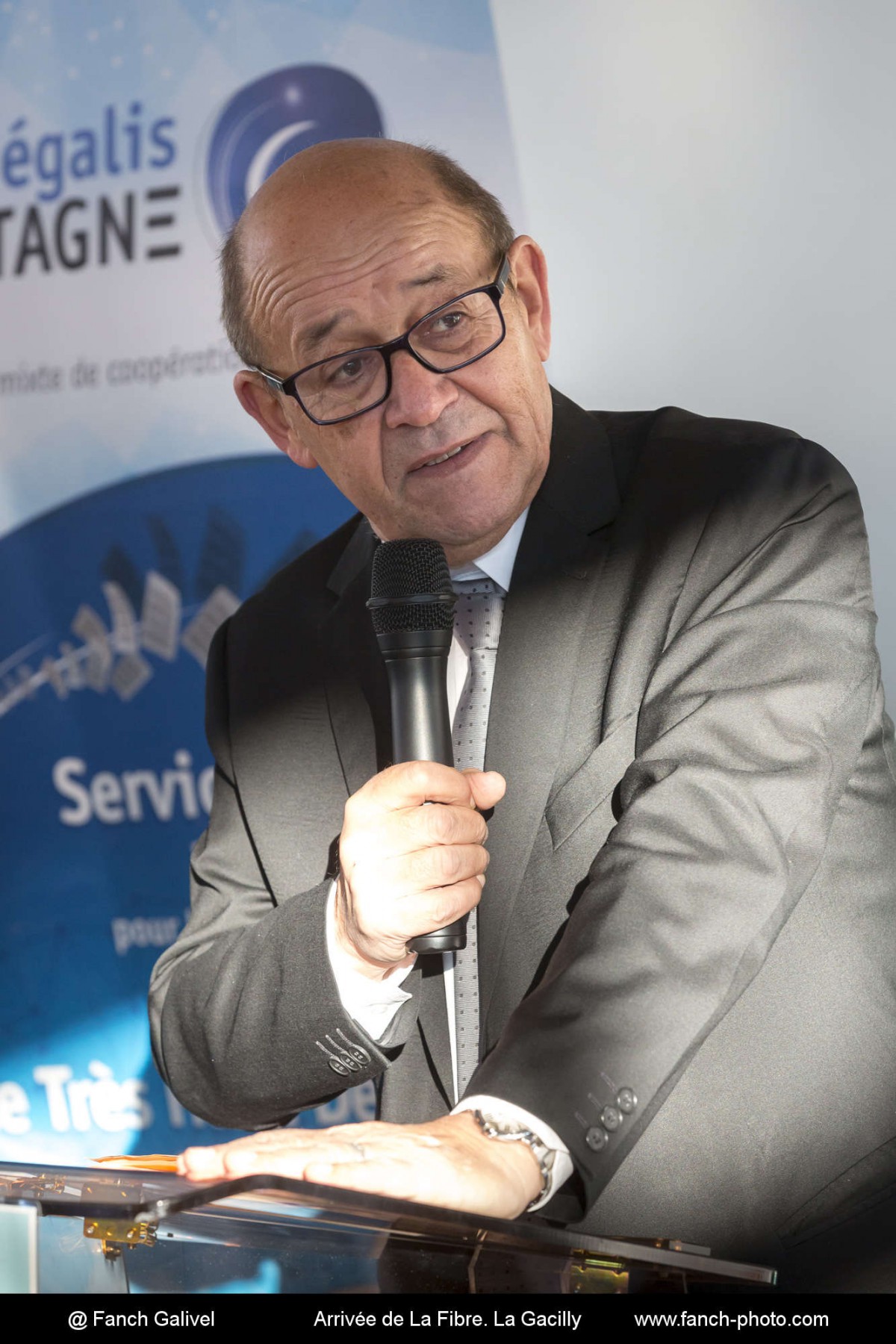 2017-01-20_BTHD arrivée de la fibre à La Gacilly (56). Discour de Mr Jean-Yves le Drian en qualité de président du syndicat mixte Mégalis Bretagne,.