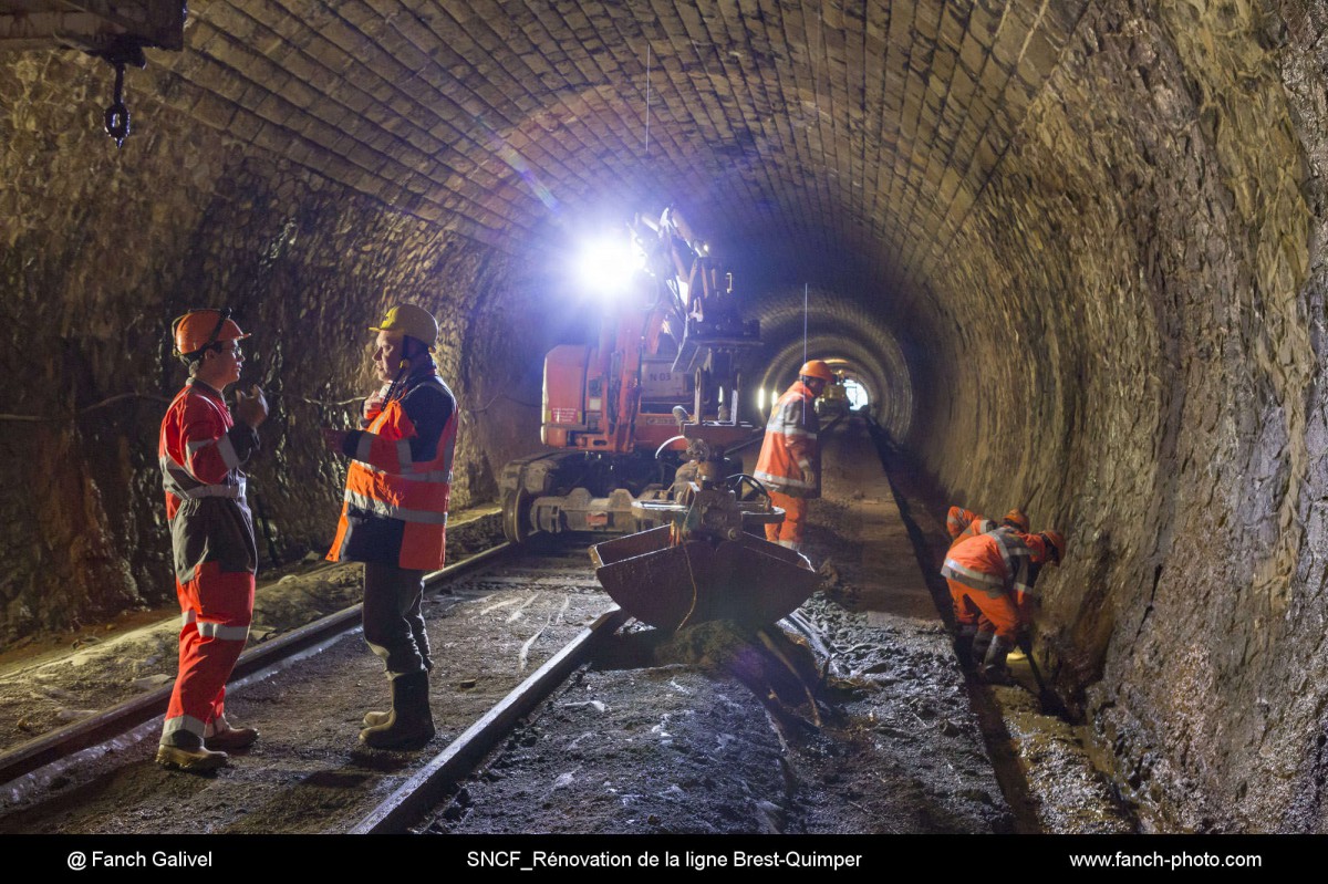 Rénovation de la ligne Brest-Quimper, mise aux normes du tunnel de Neiz-Vran, à Pont-de-Buis-lès-Quimerch.