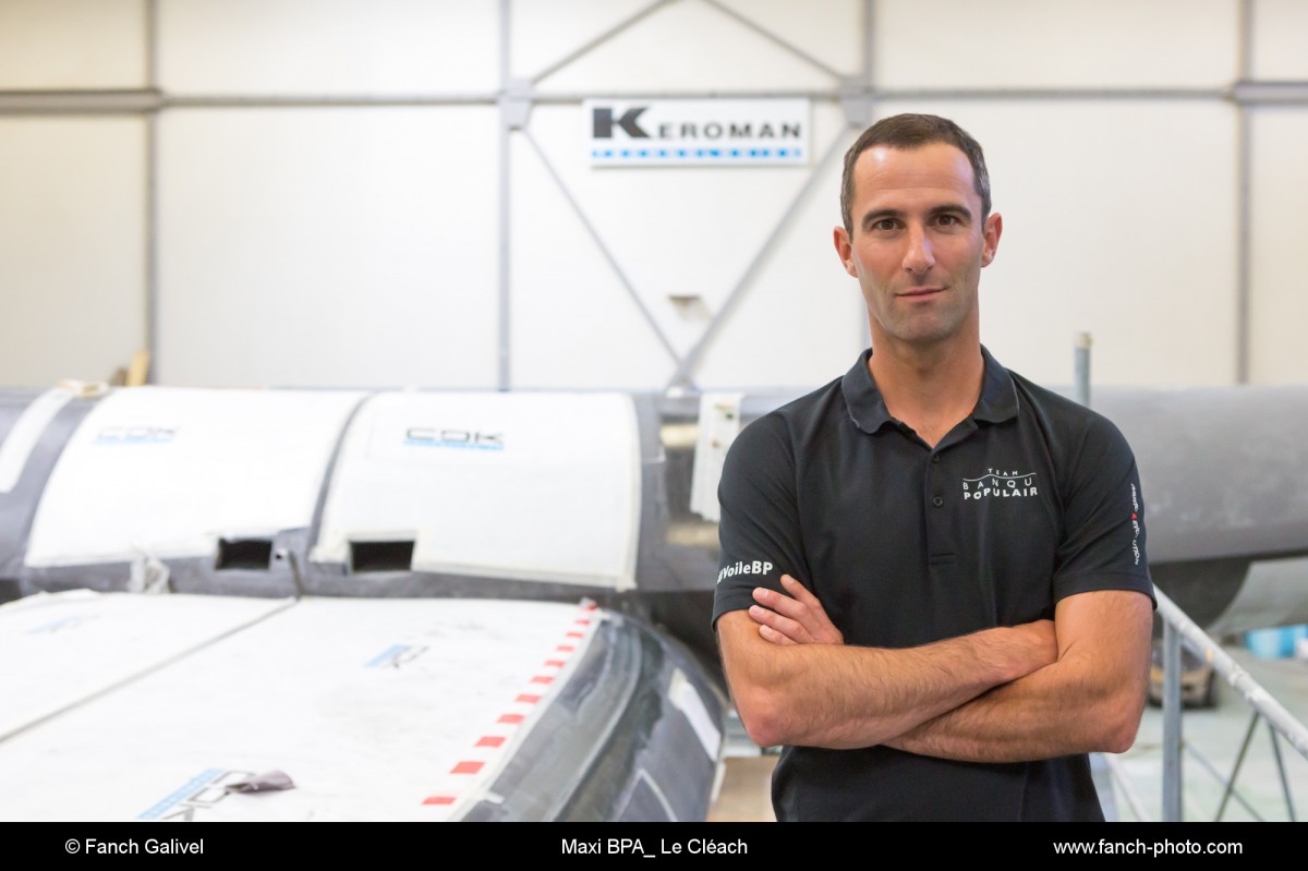 visite du chantier du maxi solo banque Populaire IX avec Armel Le Cléach _ chantier CDK de Lorient