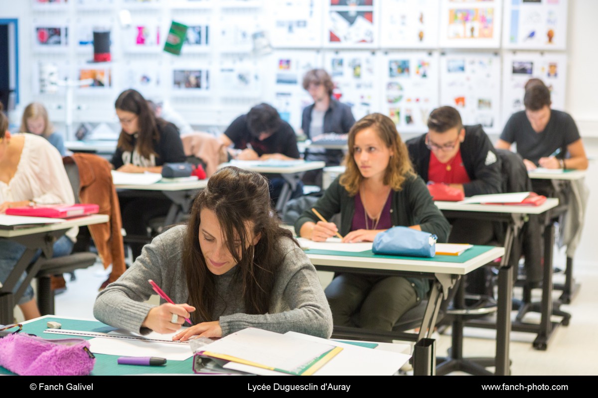Visite de Loïg Chesnais-Girard, président de la Région Bretagne au Lycée Professionnel Duguesclin d'Auray