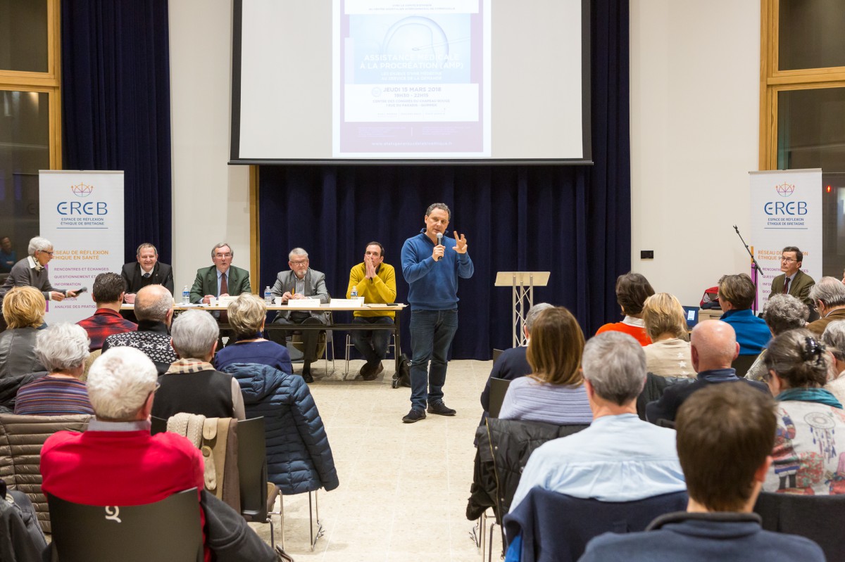 Débat public sur la PMA à Quimper _ © Fanch Galivel