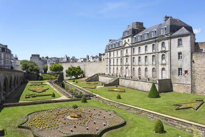The garden and the castle of the stoat in Vannes