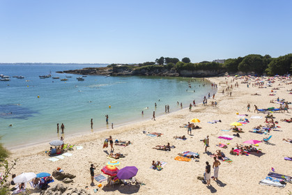 The beach of Pérello in Ploemeur.