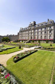 The garden and the castle of the stoat in Vannes