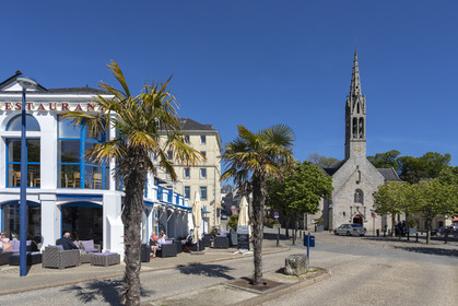 The Quai du Commandant l'Herminier in Bénodet