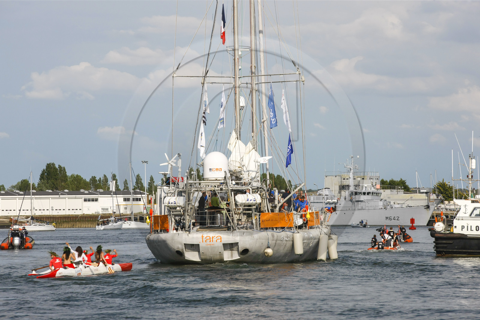 - Departure of Tara May 28, 2016 _ Port of Lorient.