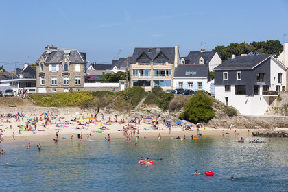 The beach of Pérello in Ploemeur.