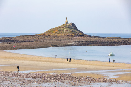 Plage de l'ilôt Saint-Michel à Erquy