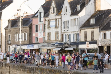 Les quais de la Trinite sur Mer ( 56 )