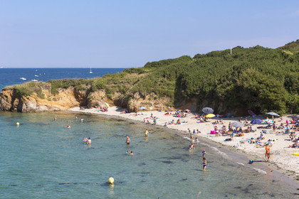 Plage de port-Mélite