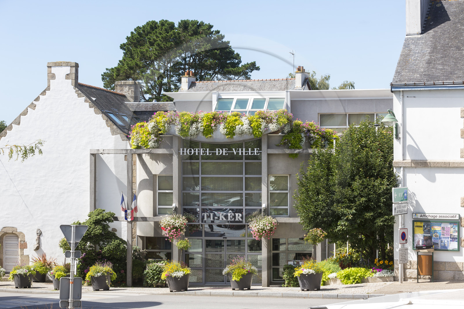 the town hall of Guidel