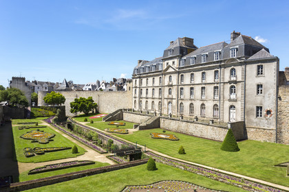 The garden and the castle of the stoat in Vannes