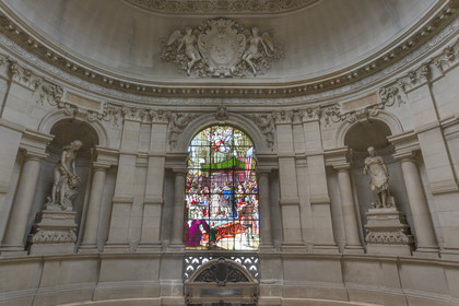 stained glass by Charles Champigneulle representing Anne de Bretagne's wedding
