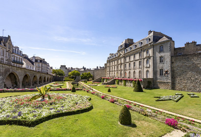 The garden and the castle of the stoat in Vannes