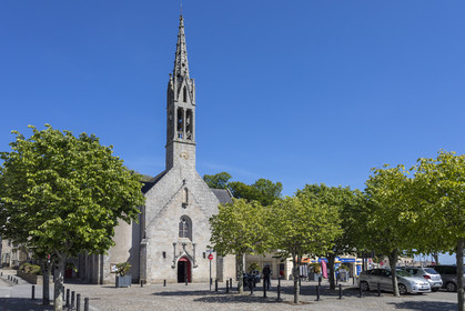 Saint-Thomas-Becket Church in Bénodet