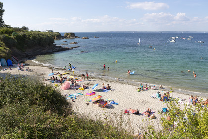 Plage de port-Mélite