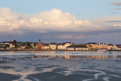 Vue du port et de la ria d'Etel depuis Plouhinec.