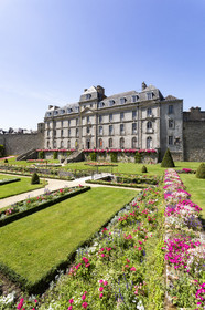 The garden and the castle of the stoat in Vannes