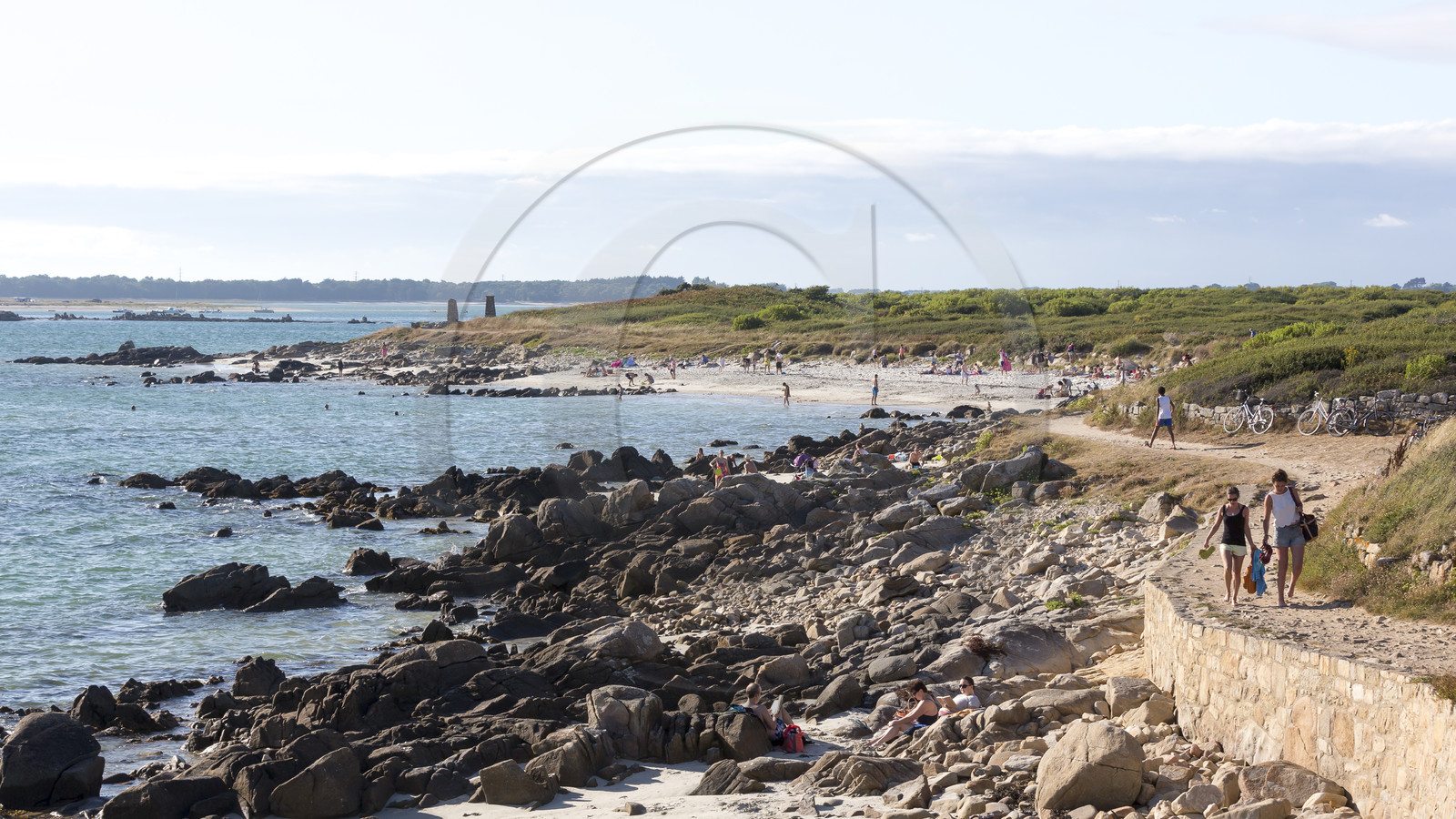 Plage à proximité de la pointe du Pô à Carnac.