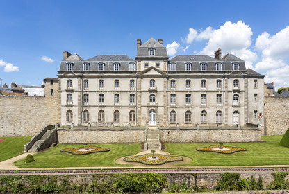 The garden and the castle of the stoat in Vannes