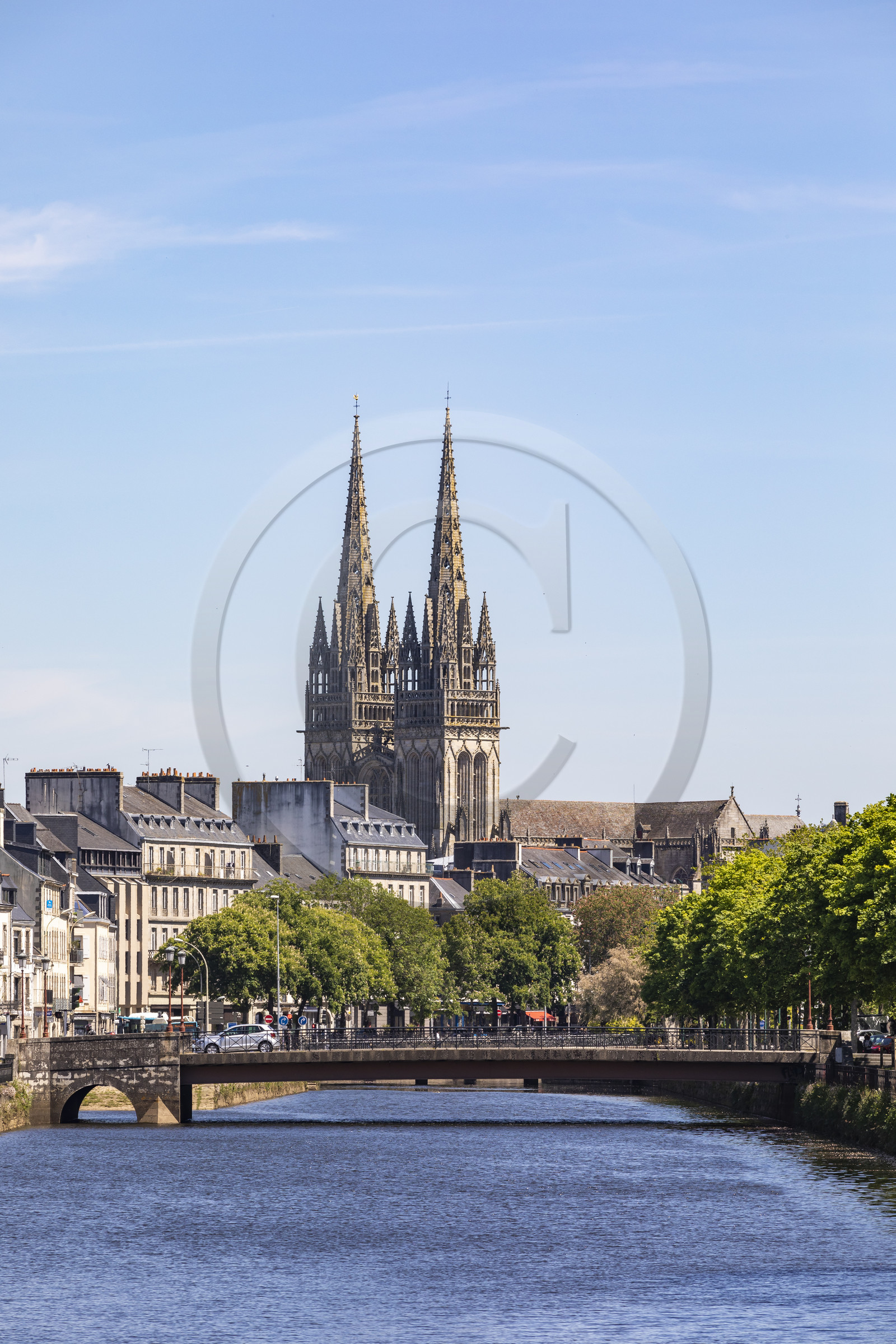 Vue de Quimper depuis l'Odet
