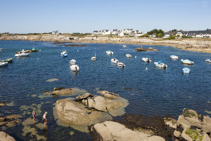 Le port et la plage de Kerroch - Ploemeur.