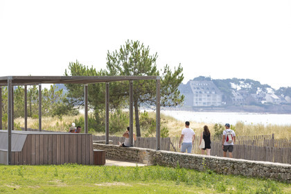 Balade au bord de la grande plage de Carnac